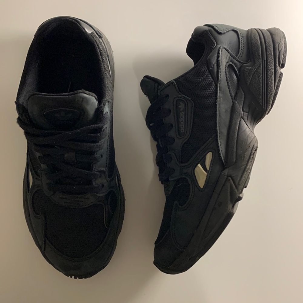 Adidas Falcon Sneaker